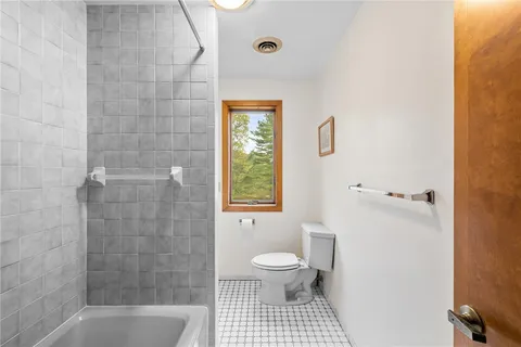 $950,000 | 38 River Run, East Greenwich, RI 02818