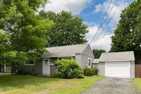 $1,900 | 113 Kearney Avenue, Salina, NY 13088