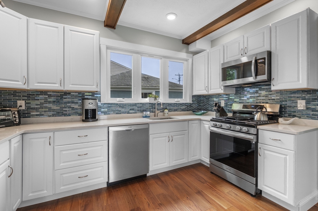 21 Little Nahant Road Nahant, MA 01908 - Photo 11 of 35