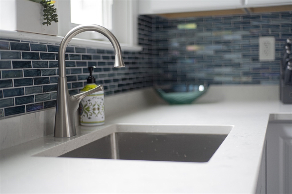 21 Little Nahant Road Nahant, MA 01908 - Photo 15 of 35