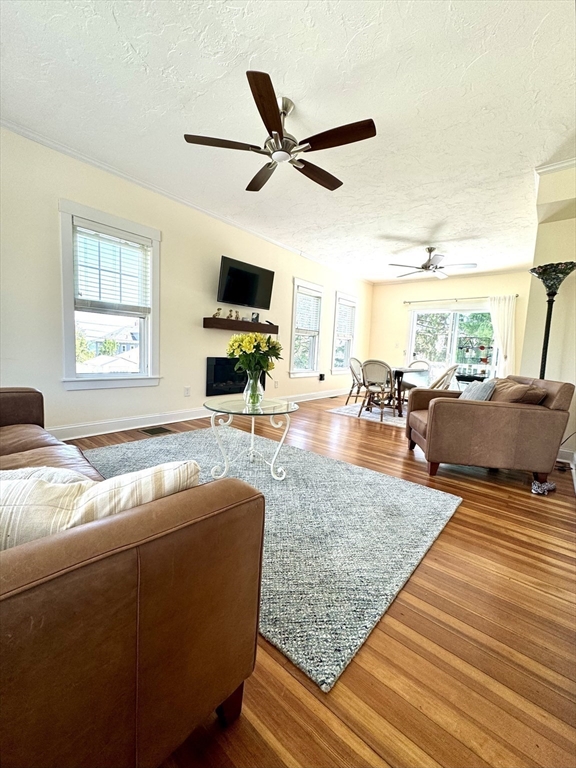 21 Little Nahant Road Nahant, MA 01908 - Photo 8 of 35