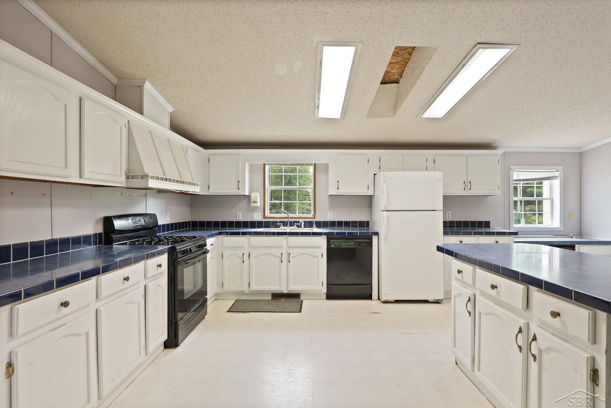 445 West Snover Road Mayville, MI 48744 - Photo 7 of 31