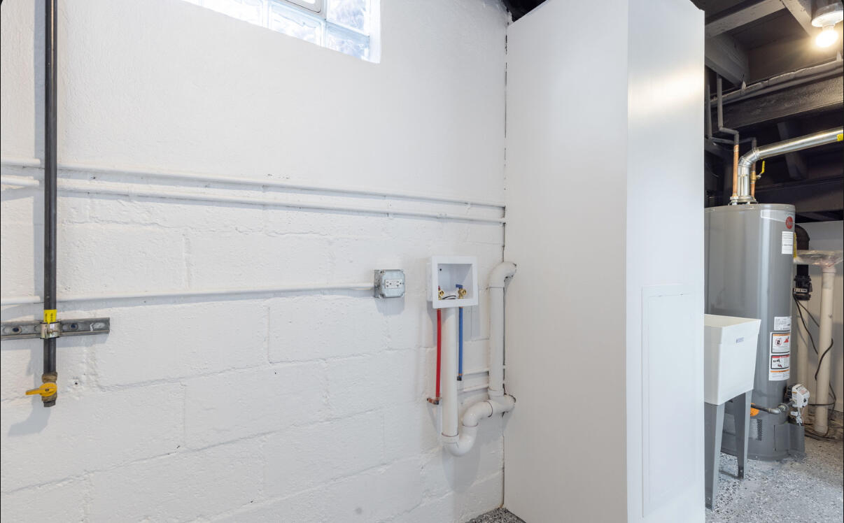 419 Cleveland Street Gary, IN 46404 - Photo 36 of 42 a bathroom with a shower