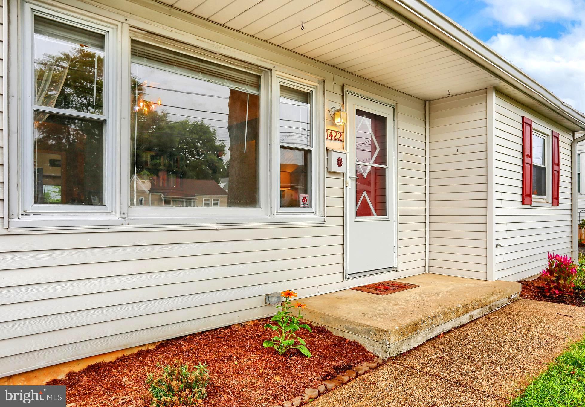 1422 Simpson Ferry Road New Cumberland, PA 17070 - Photo 3 of 35 Come on in an make yourself at home.