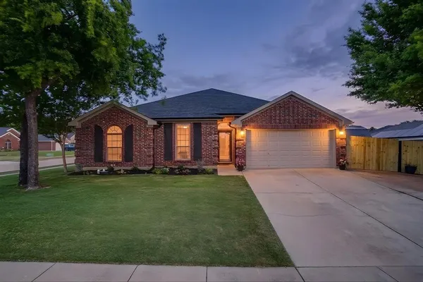 $340,000 | 620 Marybeth Drive, Burleson, TX 76028