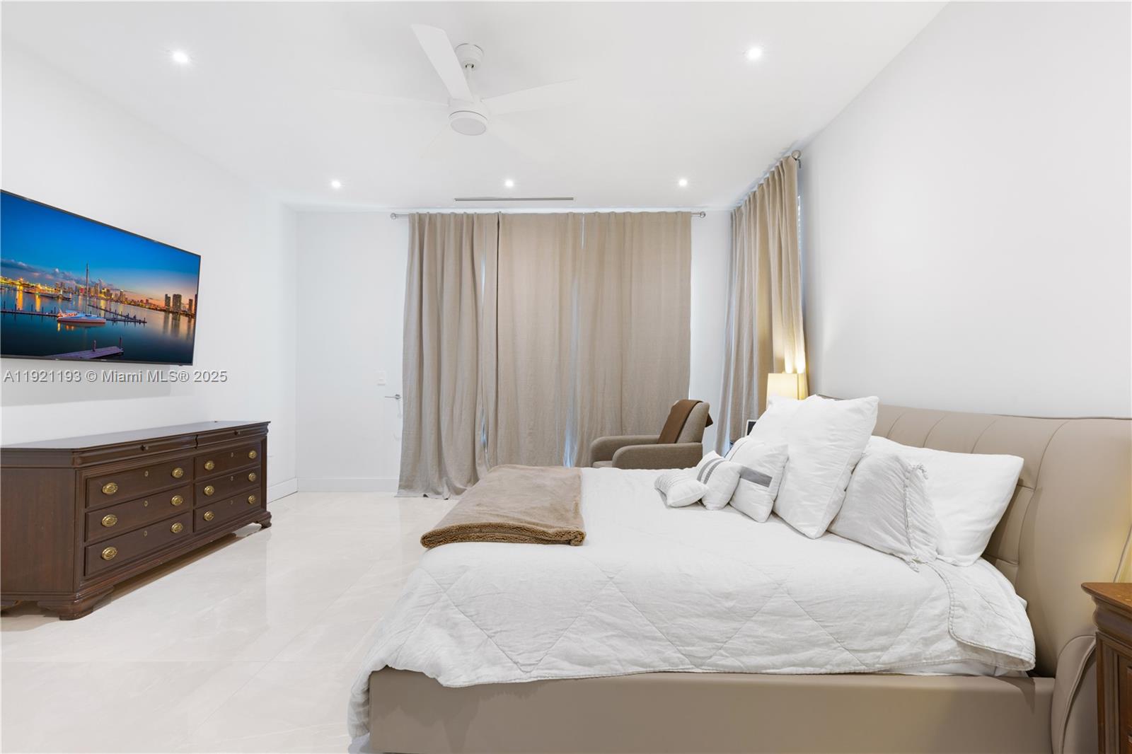 2420 Southwest 24th Street Miami, FL 33145 - Photo 36 of 53