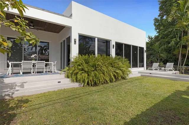 $2,680,000 | 2420 Southwest 24th Street, Miami, FL 33145