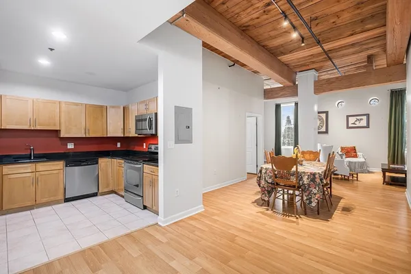 $425,000 | 52 Lawrence Drive, Unit M206, Lowell, MA 01854