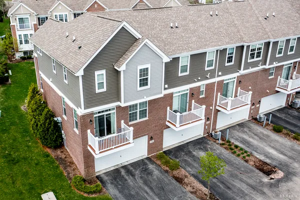 $444,900 | 2985 Madison Drive, Naperville, IL 60564