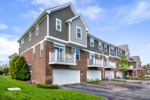 $444,900 | 2985 Madison Drive, Naperville, IL 60564