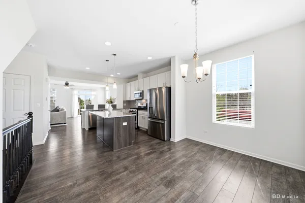 $444,900 | 2985 Madison Drive, Naperville, IL 60564