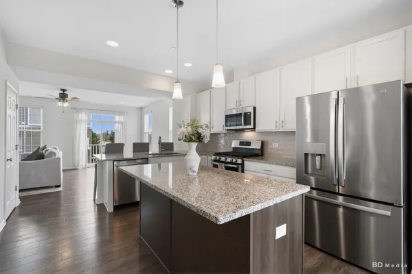 $444,900 | 2985 Madison Drive, Naperville, IL 60564