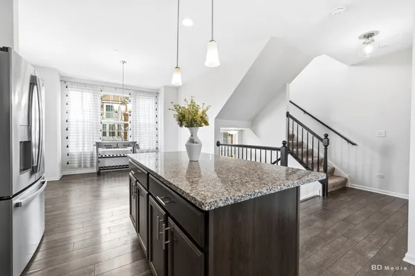 $444,900 | 2985 Madison Drive, Naperville, IL 60564