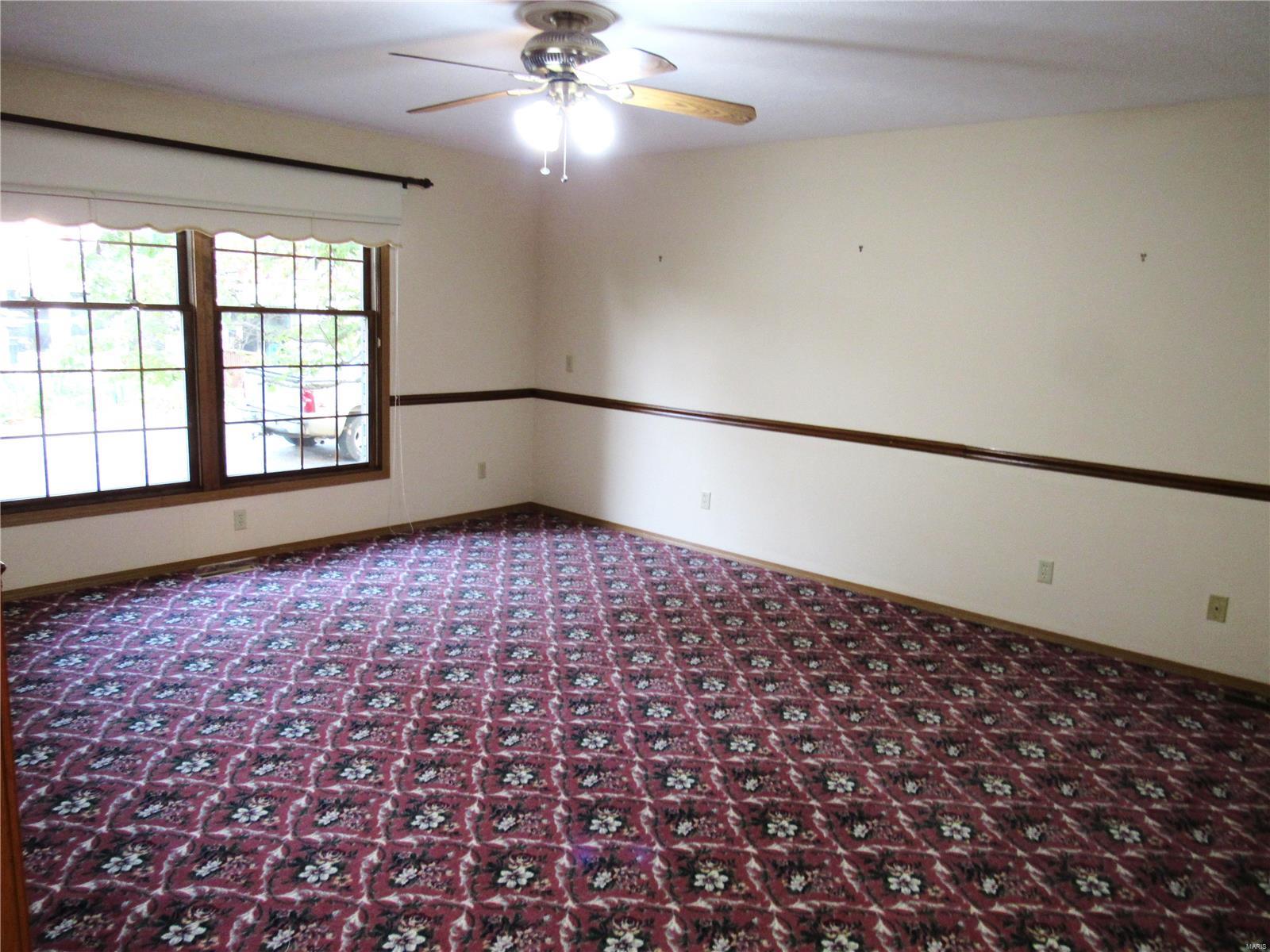 802 Enos Lane Godfrey, IL 62035 - Photo 12 of 31