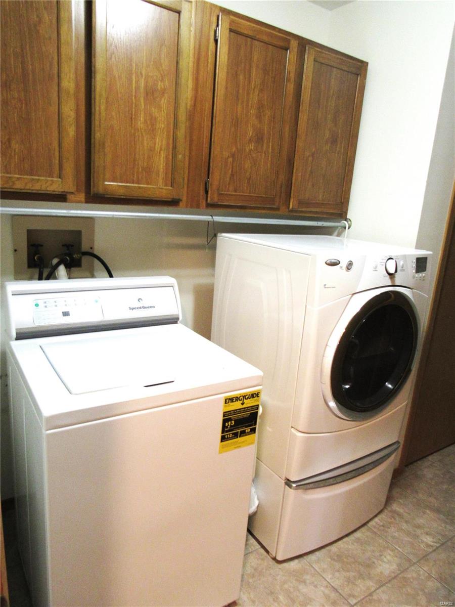 802 Enos Lane Godfrey, IL 62035 - Photo 19 of 31