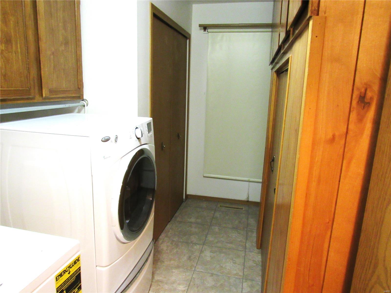 802 Enos Lane Godfrey, IL 62035 - Photo 20 of 31