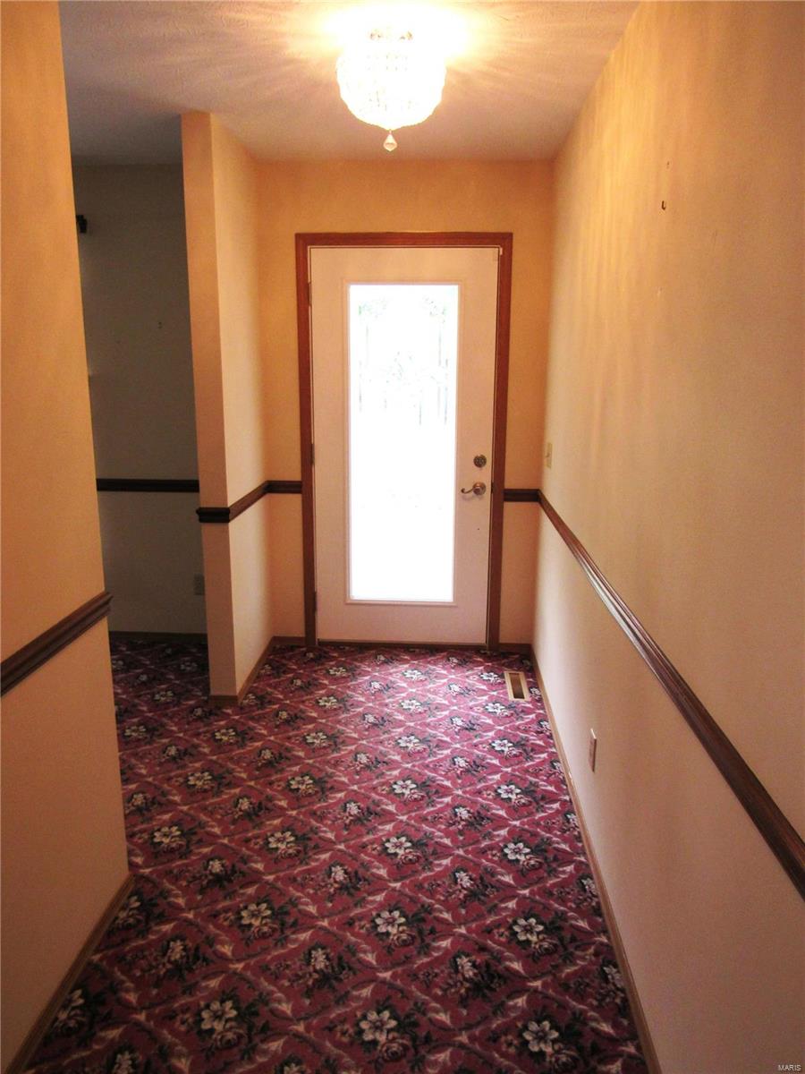 802 Enos Lane Godfrey, IL 62035 - Photo 21 of 31