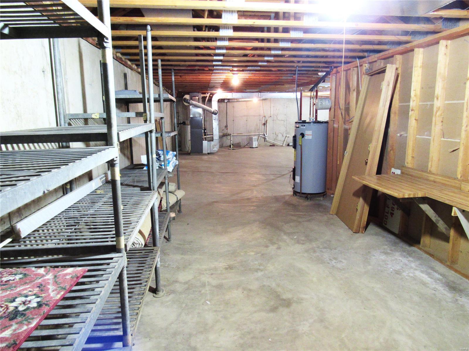 802 Enos Lane Godfrey, IL 62035 - Photo 24 of 31