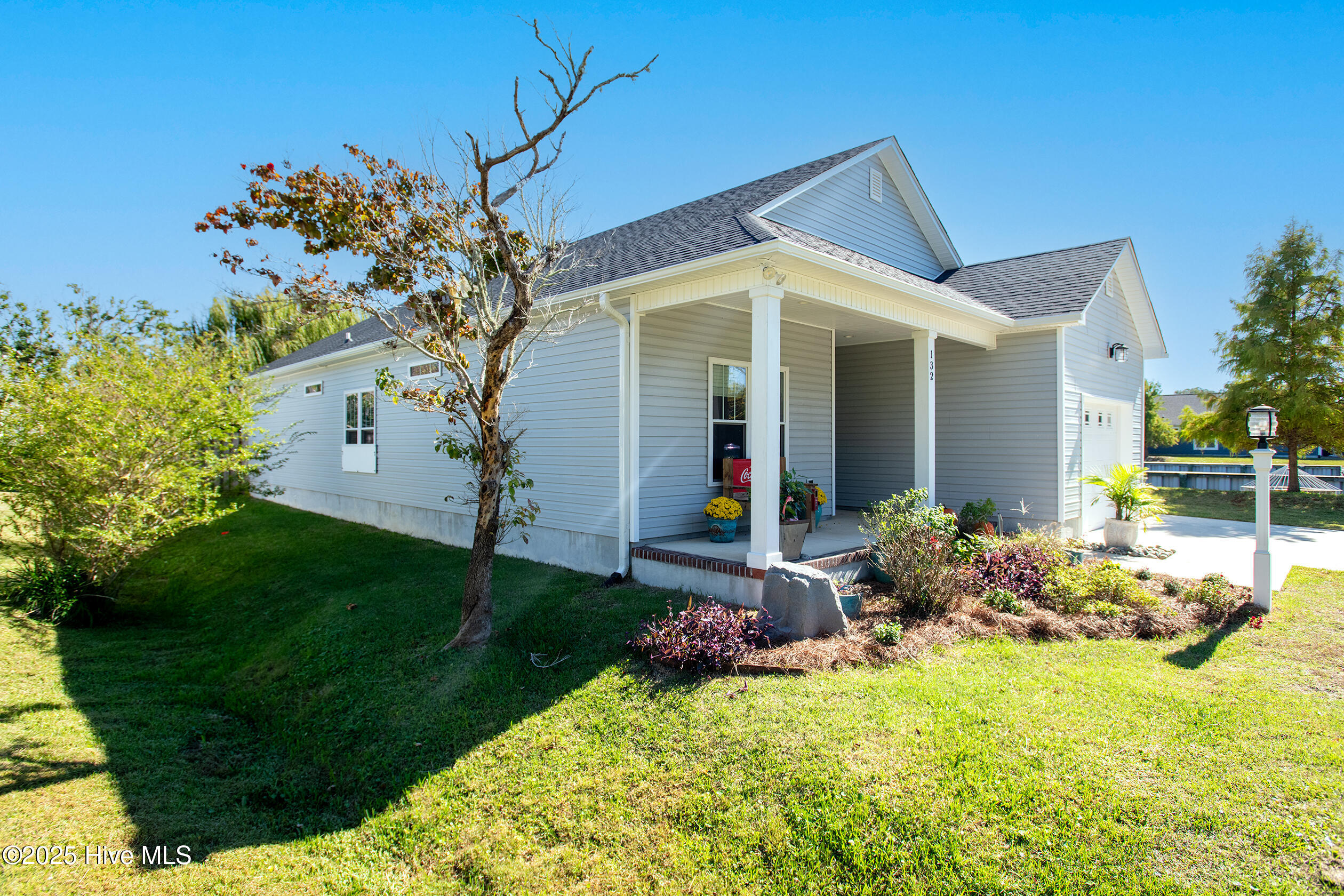 132 Chadwick Road Beaufort, NC 28516 - Photo 3 of 39 sideview