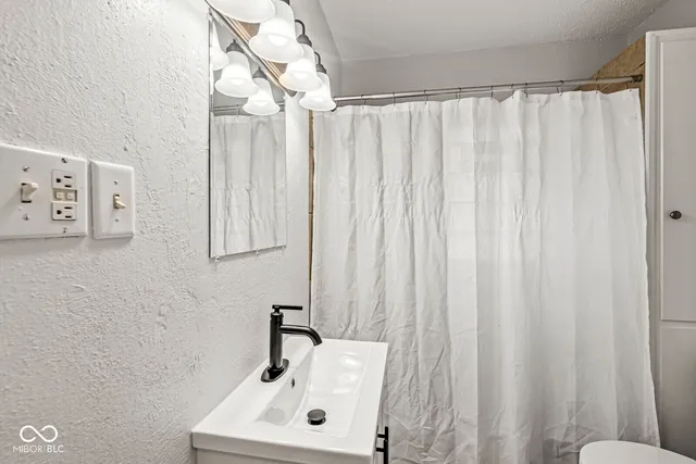 $229,900 | 1305 Lawrence Avenue, Indianapolis, IN 46227