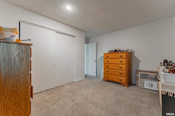 $143,000 | 2354 Railsplitter Avenue, Lincoln, IL 62656