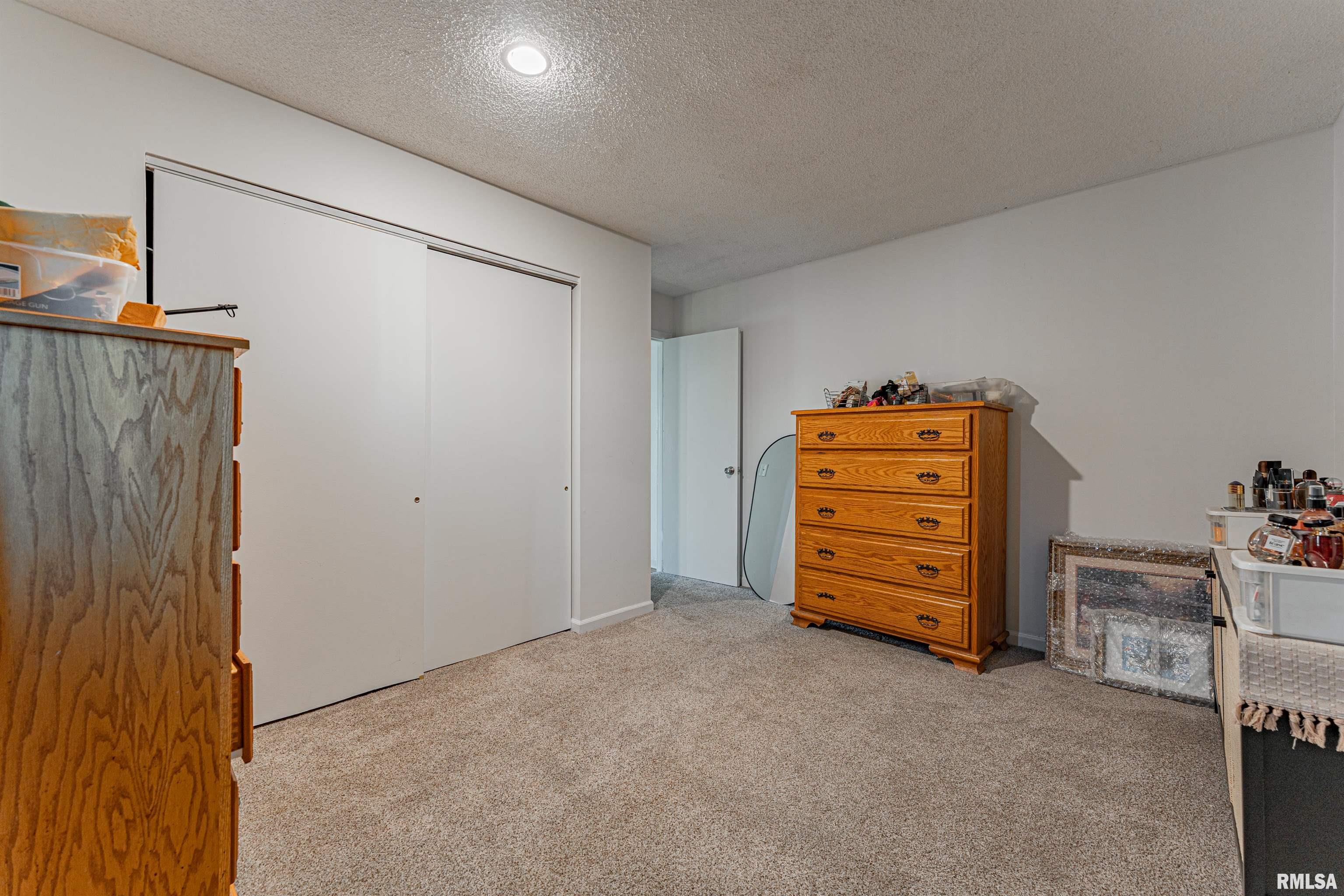 2354 Railsplitter Avenue Lincoln, IL 62656 - Photo 15 of 32 Gallery Image 15