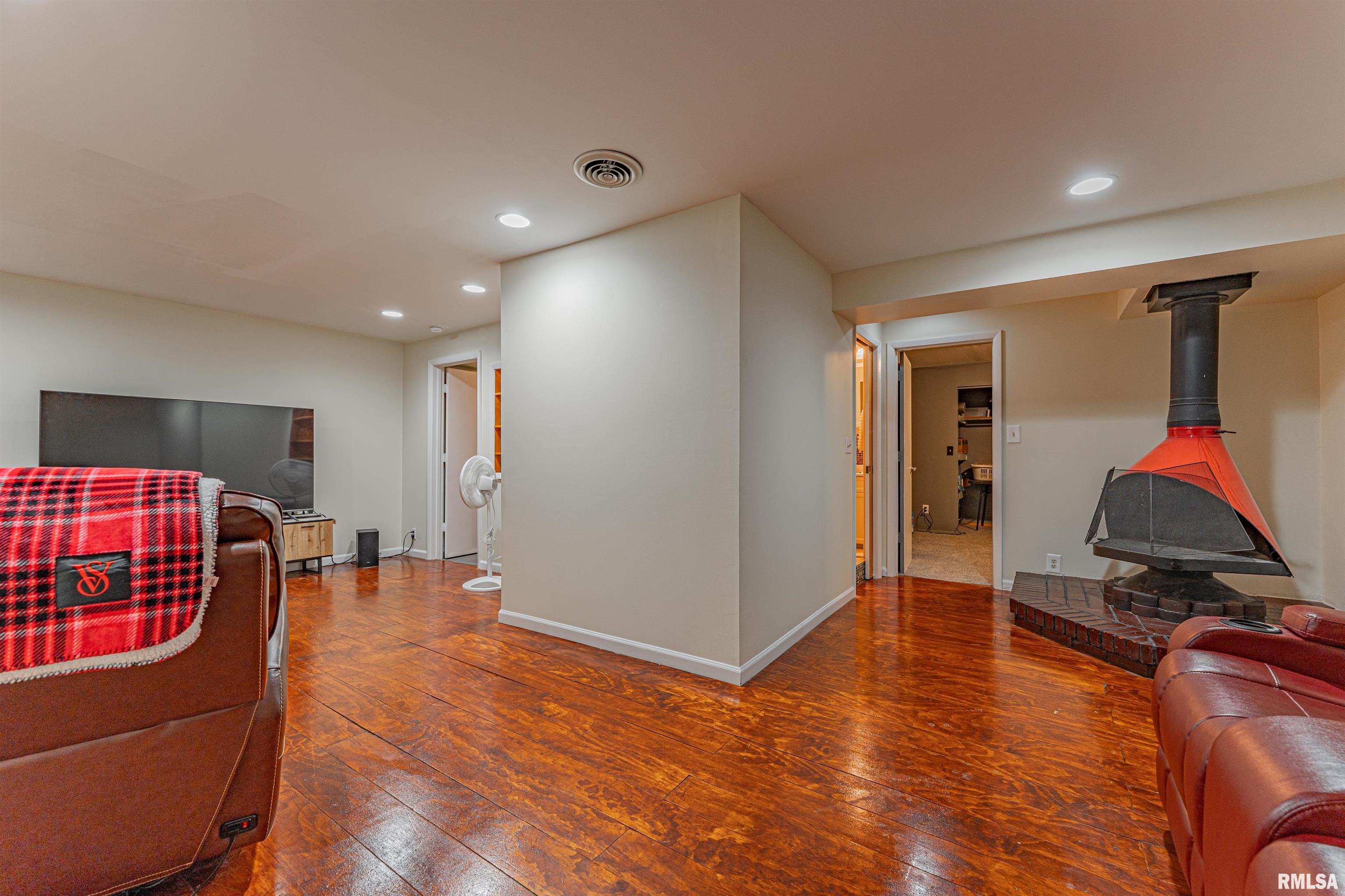 2354 Railsplitter Avenue Lincoln, IL 62656 - Photo 17 of 32 Gallery Image 17