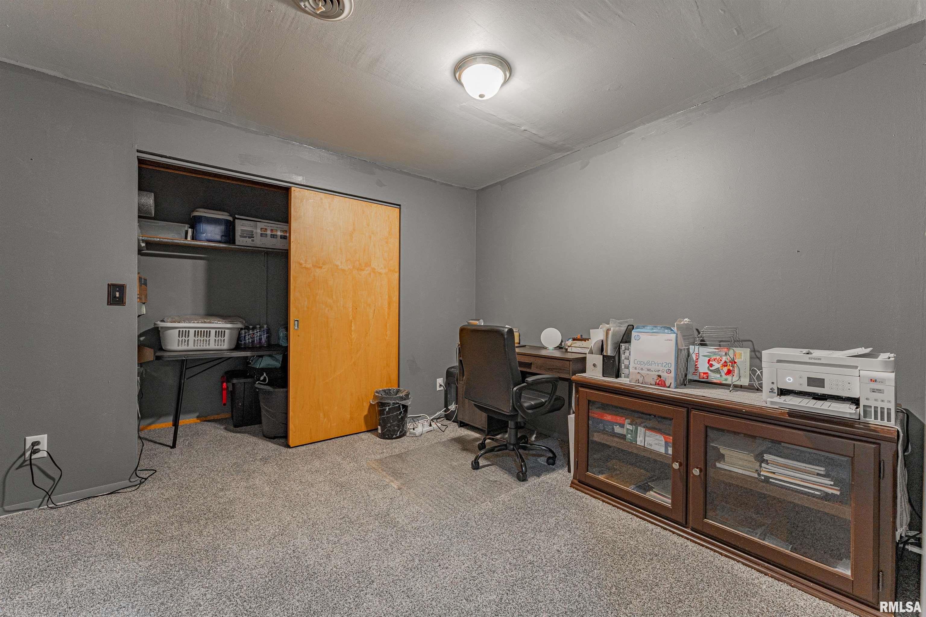 2354 Railsplitter Avenue Lincoln, IL 62656 - Photo 20 of 32 Gallery Image 20