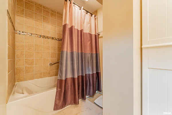 $143,000 | 2354 Railsplitter Avenue, Lincoln, IL 62656