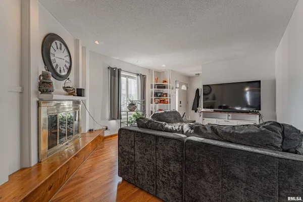 $143,000 | 2354 Railsplitter Avenue, Lincoln, IL 62656