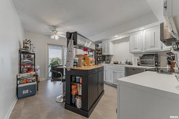 $143,000 | 2354 Railsplitter Avenue, Lincoln, IL 62656