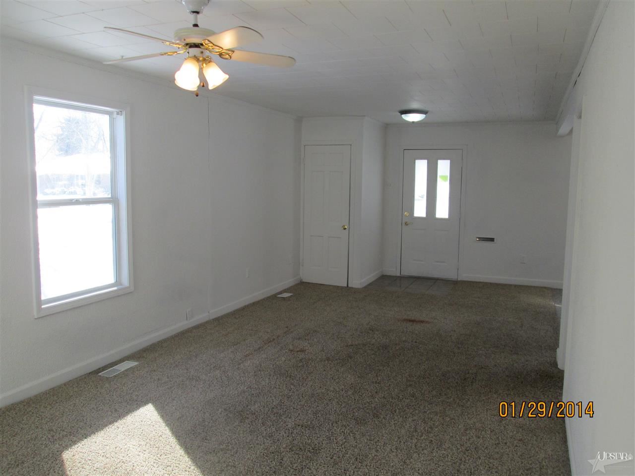 227 Stratton Way Decatur, IN 46733 - Photo 2 of 23