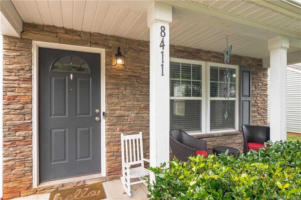 8411 Lustre Road Charlotte, NC 28215 - Photo 2 of 22