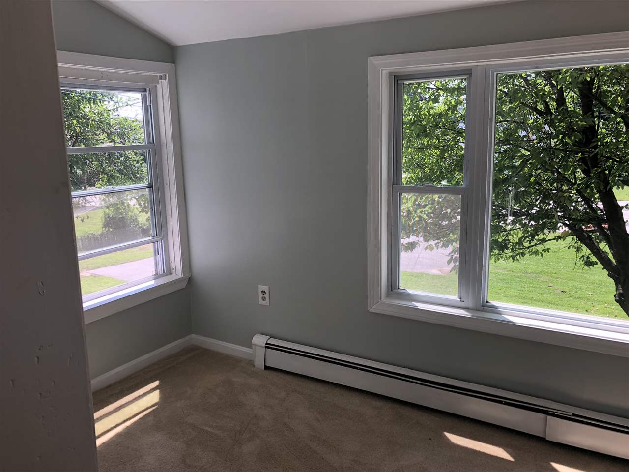 113 Cottage Road Manchester, NH 03103 - Photo 19 of 34 Gallery Image 19