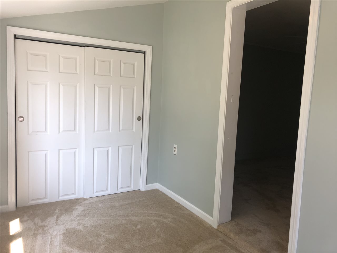113 Cottage Road Manchester, NH 03103 - Photo 20 of 34 Gallery Image 20