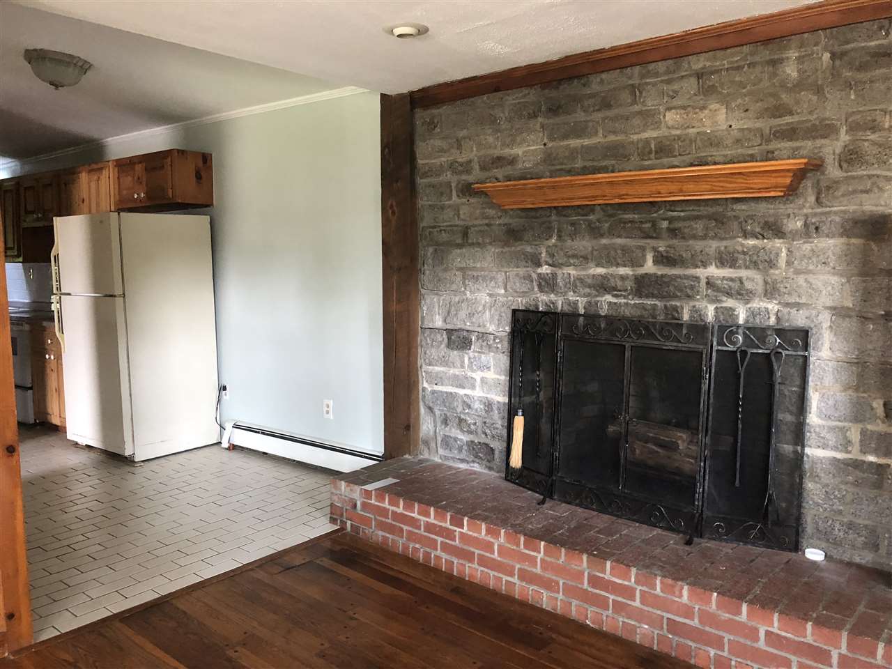 113 Cottage Road Manchester, NH 03103 - Photo 8 of 34 Gallery Image 8