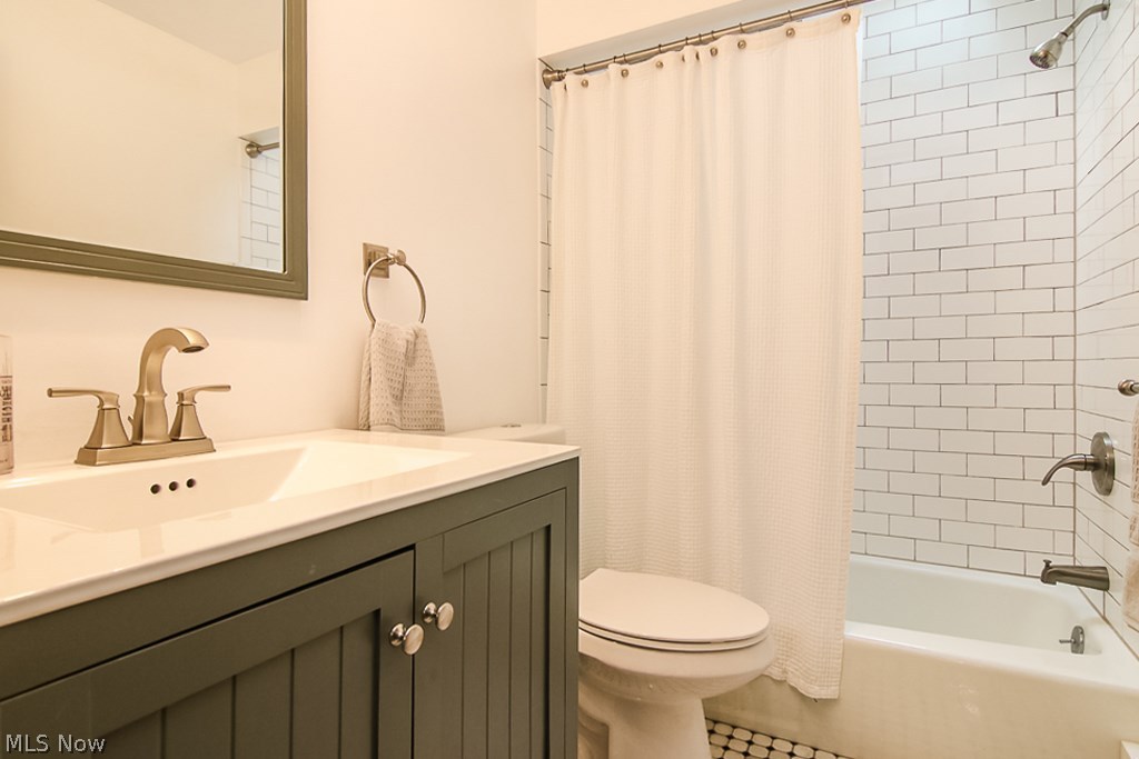 16237 Snyder Road Chagrin Falls, OH 44022 - Photo 22 of 33 Gallery Image 22