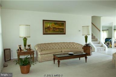 15035 Wellwood Road Silver Spring, MD 20905 - Photo 17 of 21 Living Room
