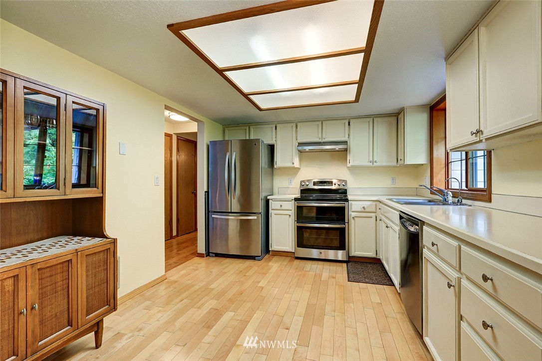 2425 243rd Place Southwest Bothell, WA 98021 - Photo 7 of 20