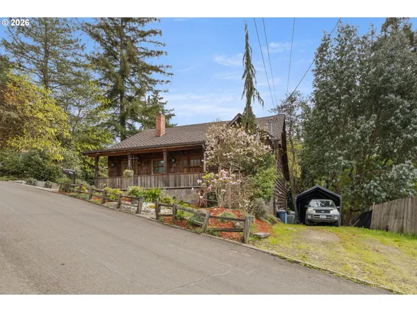 $585,000 | 1365 Southeast Overlook Avenue, Roseburg, OR 97470