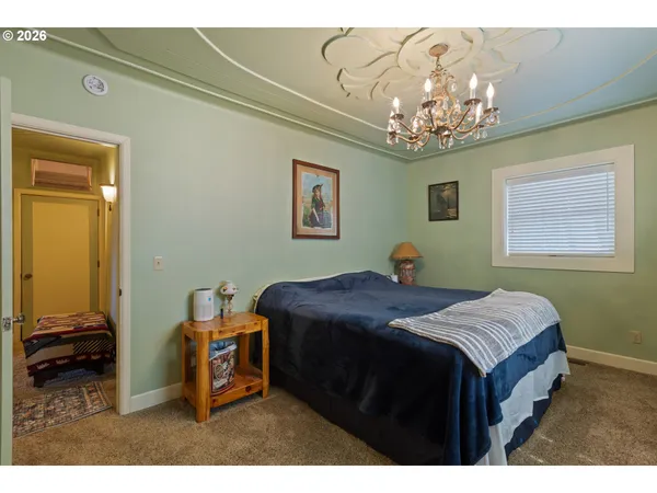 $585,000 | 1365 Southeast Overlook Avenue, Roseburg, OR 97470