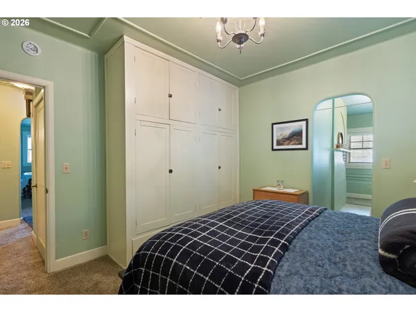 $585,000 | 1365 Southeast Overlook Avenue, Roseburg, OR 97470