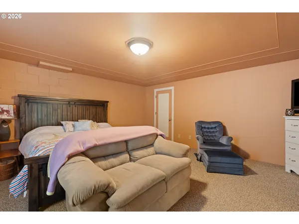 $585,000 | 1365 Southeast Overlook Avenue, Roseburg, OR 97470