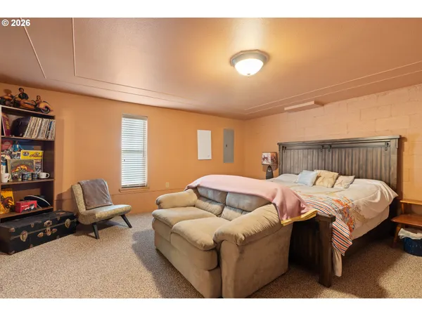 $585,000 | 1365 Southeast Overlook Avenue, Roseburg, OR 97470