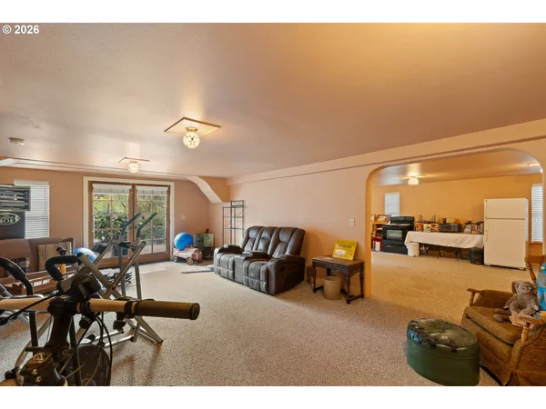 $585,000 | 1365 Southeast Overlook Avenue, Roseburg, OR 97470