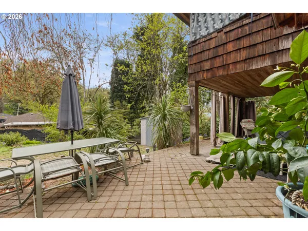 $585,000 | 1365 Southeast Overlook Avenue, Roseburg, OR 97470