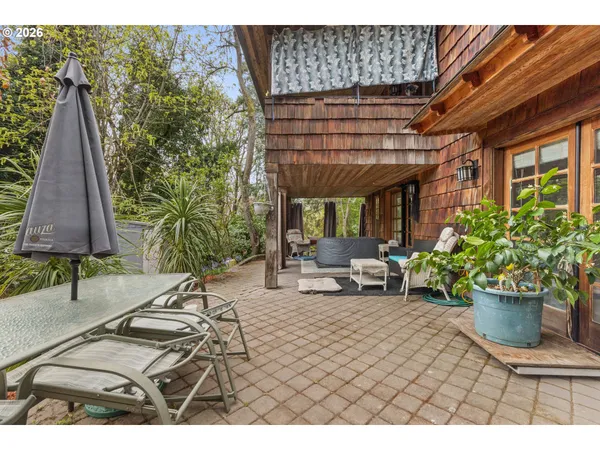 $585,000 | 1365 Southeast Overlook Avenue, Roseburg, OR 97470