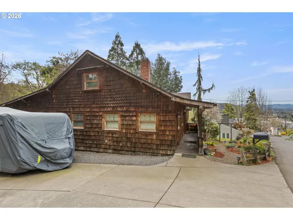 $585,000 | 1365 Southeast Overlook Avenue, Roseburg, OR 97470