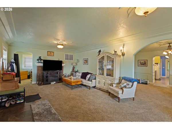$585,000 | 1365 Southeast Overlook Avenue, Roseburg, OR 97470