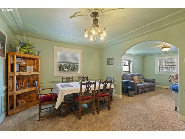 $585,000 | 1365 Southeast Overlook Avenue, Roseburg, OR 97470